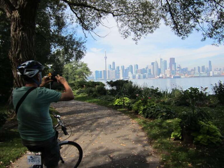 Toronto Islands: Morning or Twilight 3.5-Hour Bike Tour - The Experience in Detail