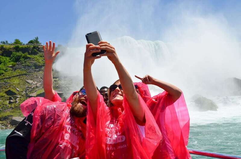 Toronto: Niagara Falls Bus Tour with Maple Tasting and NOTL - The Falls: Magnificent and Close