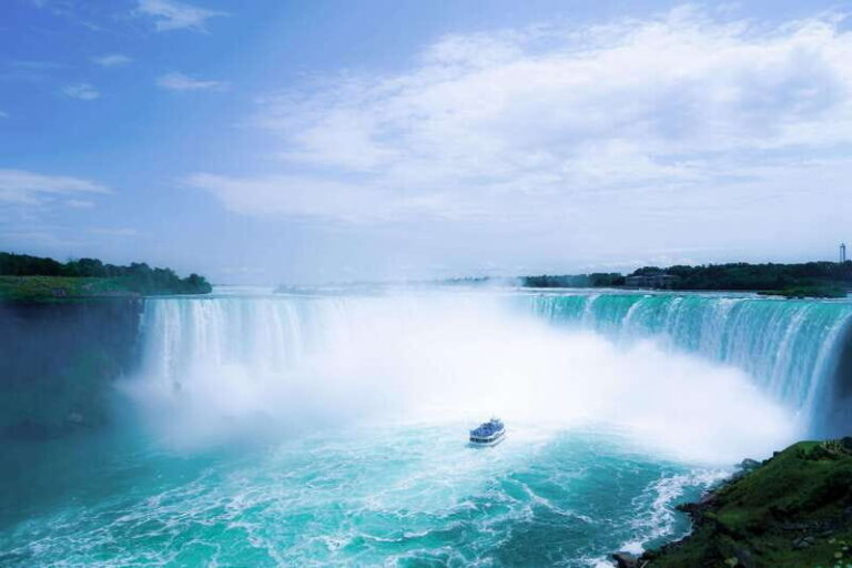 Toronto: Niagara Falls Tour with Boat and Lunch - The Good and the Not-So-Good
