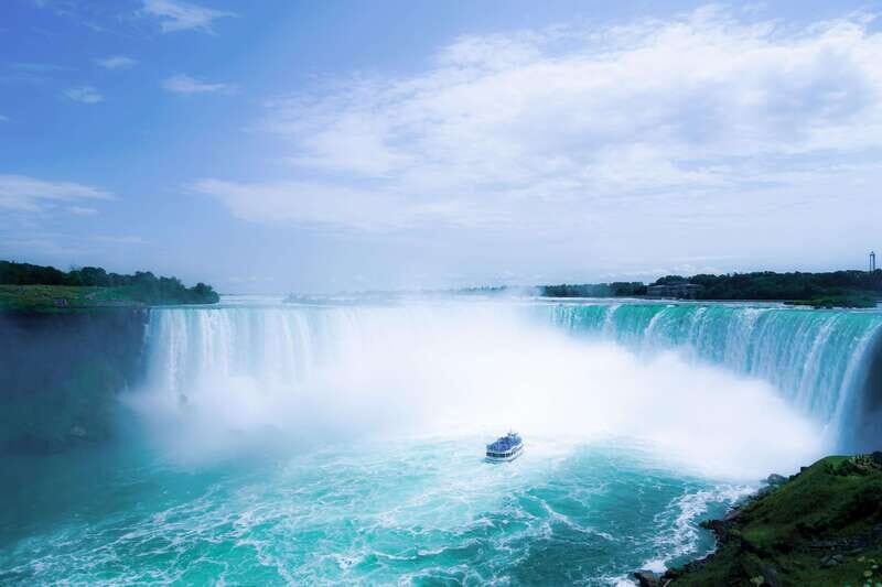 Toronto: Niagara Falls Tour with Boat and Lunch - The Good and the Not-So-Good
