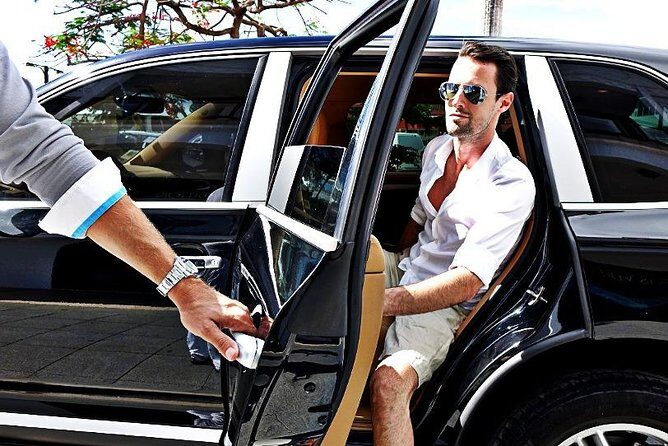 Transfer: John F. K. Airport(JFK) to New York City Center - Meeting Points and Logistics