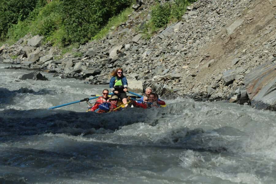 Valdez: Keystone Canyon Whitewater Rafting Trip - Guides and Safety