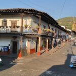 Valle de Bravo: Walking Tour & Ride a Jet Ski from Mexico City - Exploring Valle de Bravo’s Town Center