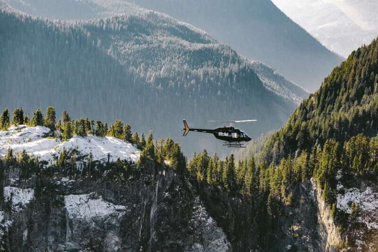 Vancouver: Coastal Mountain Landing Helicopter Tour - The Experience With Your Pilot