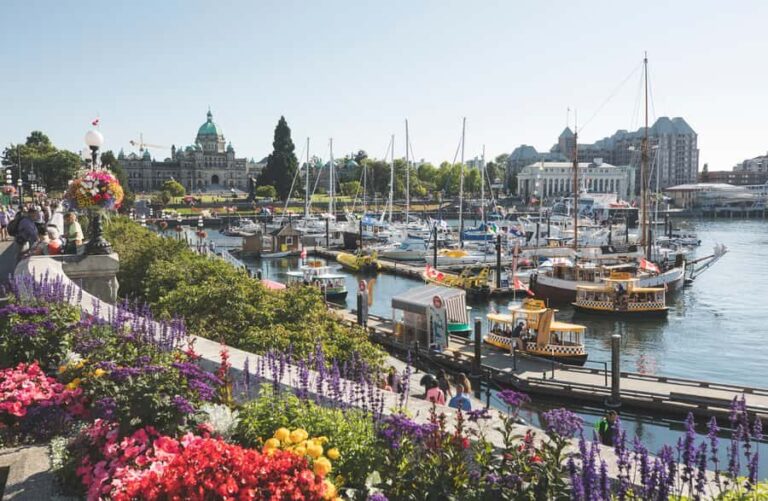 Victoria: Tips-Based City Highlights Walking Tour | 2.5-Hour - Highlights of the Tour