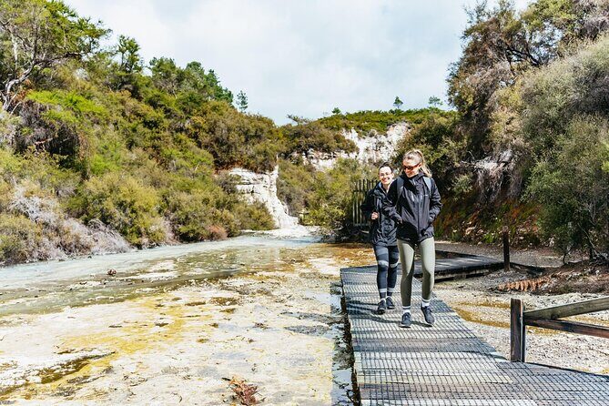 Wai-O-Tapu Thermal Wonderland, Rotorua, New Zealand - The Review: Real Talk