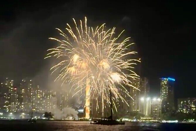 Waikiki Beach Catamaran Friday Night Fireworks Tour - The Views and the Overall Experience