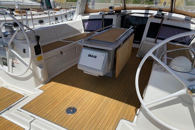 Waikiki Private Sunset Sail Romantic and Private - Worth the Price?