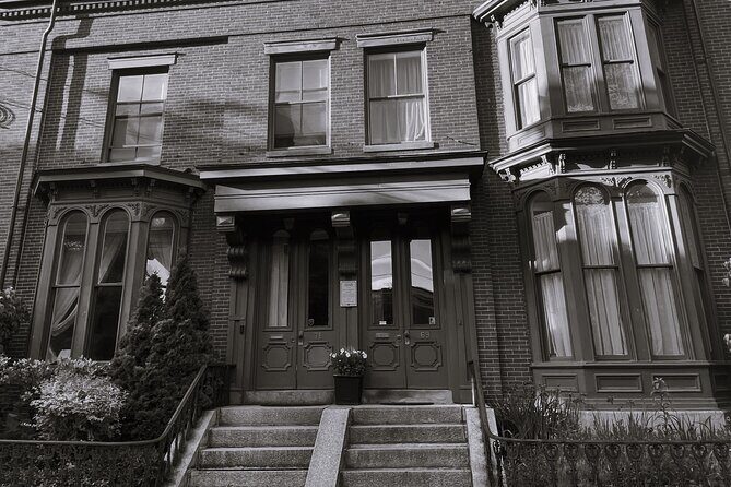 Walk With Ghosts in Portland - The Authenticity and Value of the Tour