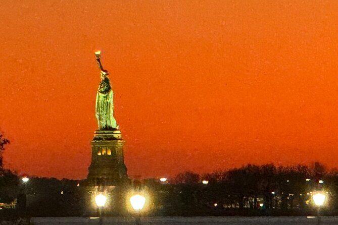 Walking Tour of Lower Manhattan with a local 9/11 survivor - What Does the Tour Mean for You?