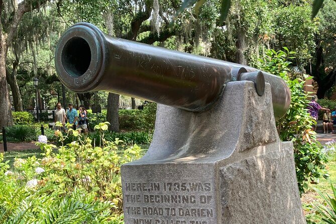 Walking Tour of Savannah's Must-See Sights - Forsyth Park – The Starting Line