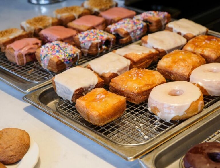Washington, D.C.: Guided Holiday Donut Tour with Tastings - The Food Stops and Whats Special About Them