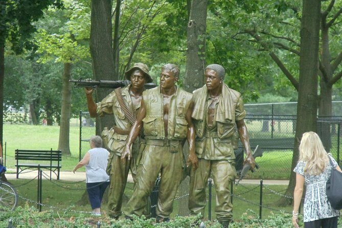 Washington DC Monuments self-guided walking tour & scavenger hunt - The Experience at Each Landmark