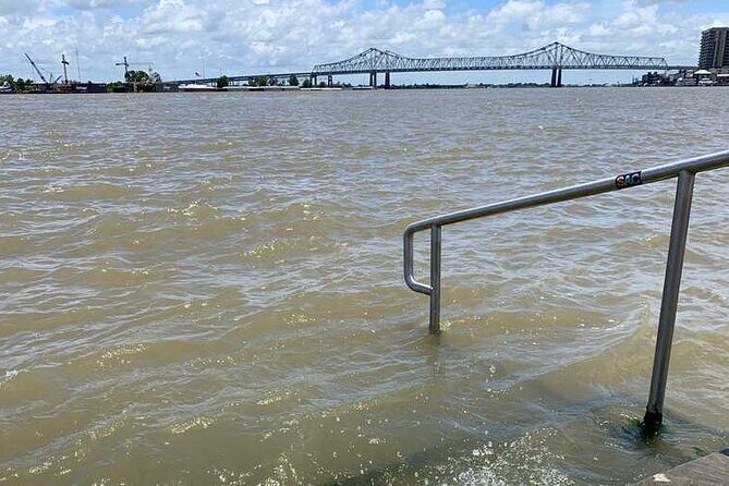 Waters of Katrina History Tour - A Close Look at the Waters of Katrina History Tour