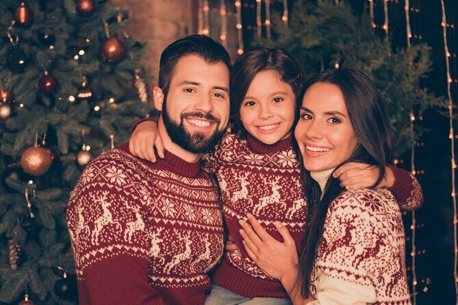 Winter Wonders of Vegas: A Festive Stroll - What the Reviews Say (and What They Don’t)