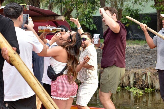 Xochimilco International boat party with open bar and tacos - The Food and Drinks: Tacos and Unlimited Refreshments