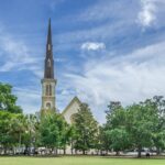 Yuletide Splendor A Christmas Walking Tour in Charleston - The Pros and Cons