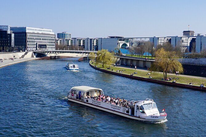 Berlin: 1-hr Boat Tour with Bilingual Live Guide (DE/EN) - A Full Hour Along Berlins Waterfront