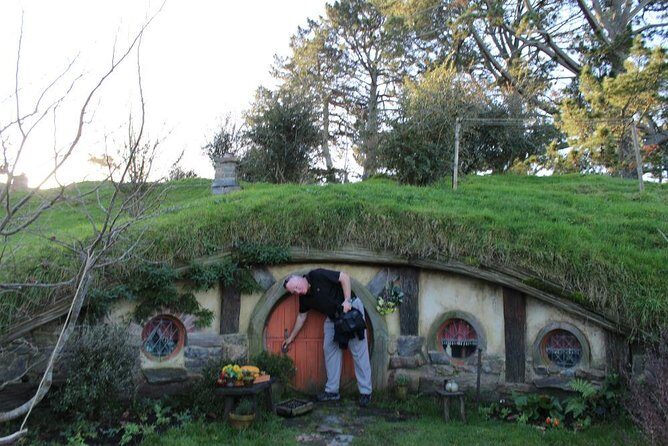 2-Day Hobbiton, Rotorua, Waitomo Caves Tour from Auckland with Accommodation - What Makes This Tour Stand Out?