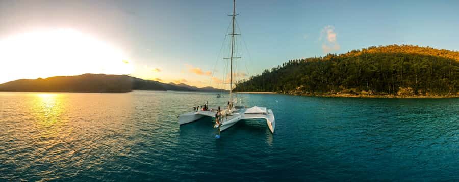 Airlie Beach: 2-Day Whitsunday Islands Sailing Snorkel Tour - What the Reviews Say