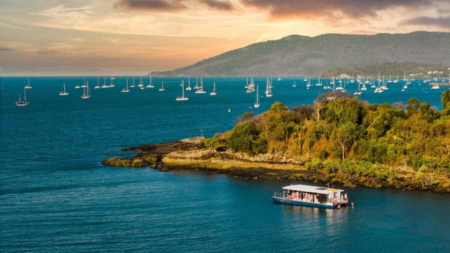 Airlie Beach: 2-Hour Sunset Cruise with Sparkling Wine - The Experience: What You Can Expect on the Water