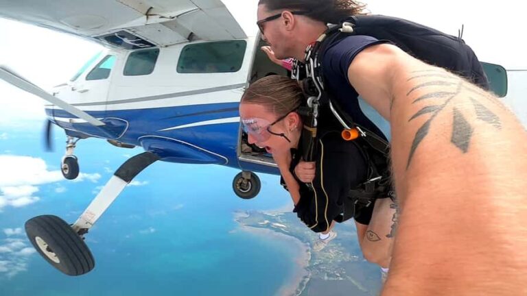 Airlie Beach: Tandem Skydiving Experience with Beach Landing - Pre-Jump Briefing