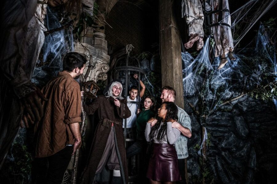 Amsterdam: Amsterdam Dungeon Entrance Ticket - Price and logistics: getting there without stress