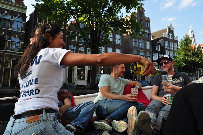Amsterdam Canal Cruise With Live Guide and Unlimited Drinks - The Comfort Factor: What Happens in Different Seasons