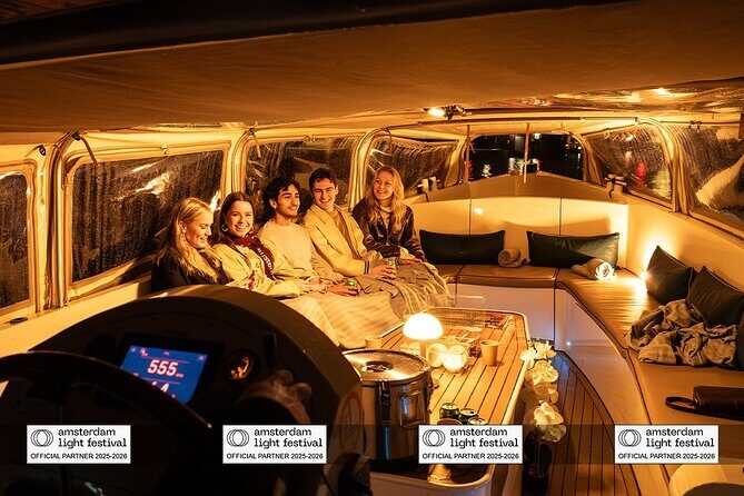 Amsterdam: Light Festival Boat with Unlimited Drinks & Snack - The Crew Makes a Real Difference