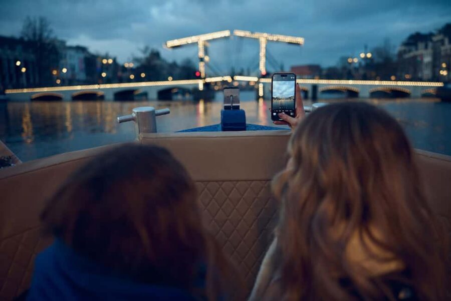 Amsterdam: Light Festival Boat with Unlimited Drinks & Snack - Drinks Package: What Unlimited Usually Means on This Boat