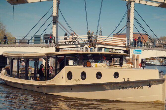 Amsterdam: Luxury Canal Cruise with Historic VR Experience - 75 Minutes on a Comfortable Enclosed Boat