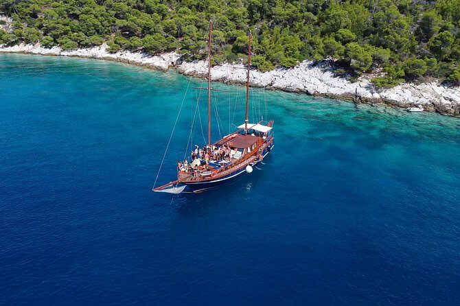 Athens Day Cruise: 3 Islands Tour in the Saronic Gulf with Lunch - The Crew: Your Day-to-Day Experience