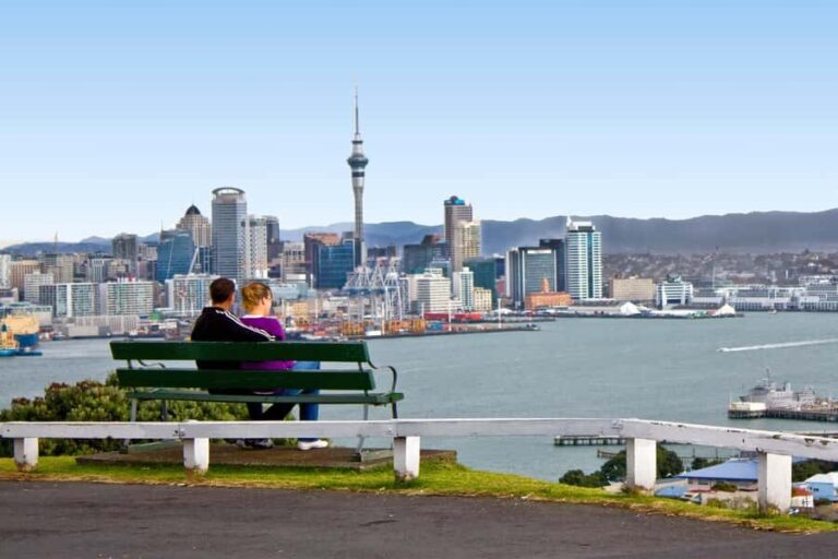 Auckland: Guided Small Group City Discovery Tour - From City to Coast: Ponsonby and the North Shore