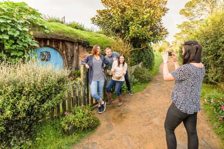 Auckland: Hobbiton Movie Set Tour with Lunch - Getting to Hobbiton: Small Group Advantage
