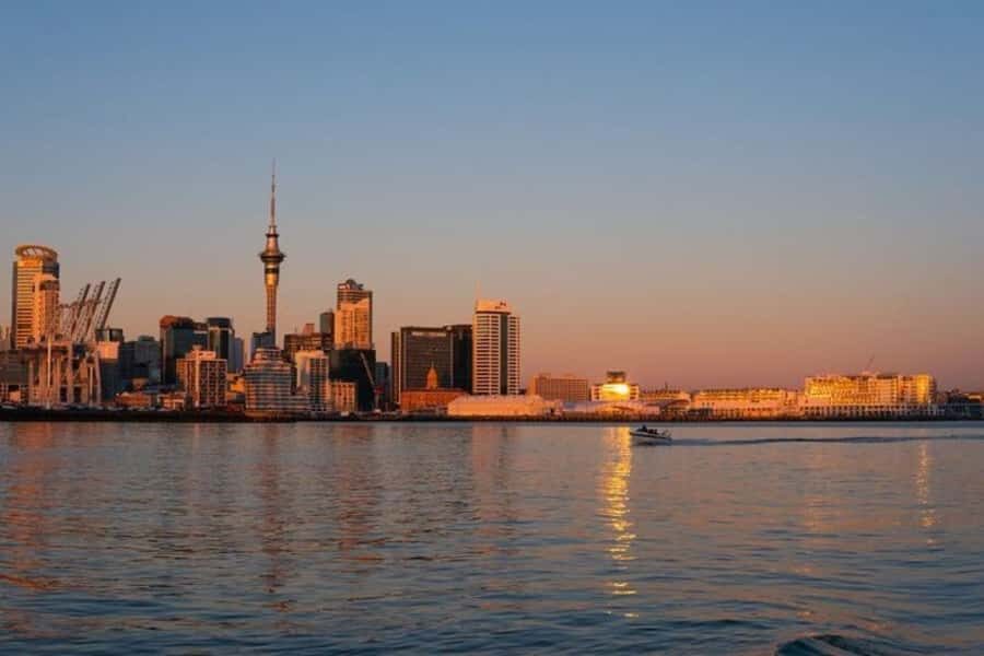 Auckland: Private Customizable Walking Tour with Local Guide - Breakdown of the Itinerary