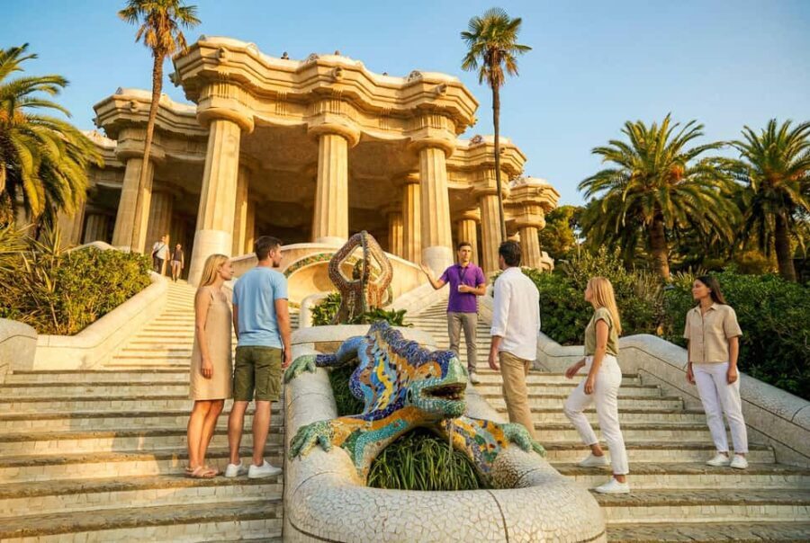Barcelona: Gaudí’s Park Güell Tour with Fast-Track Ticket - Meeting points that can change depending on your departure