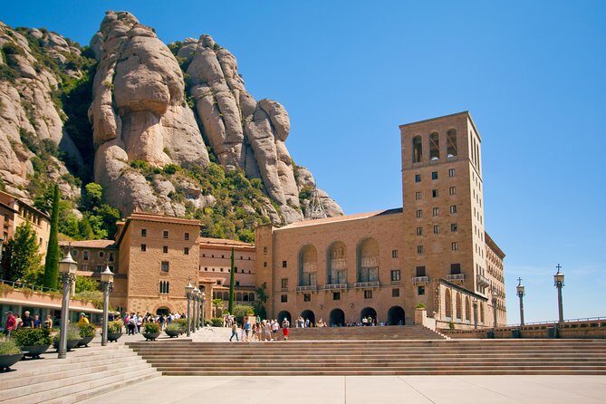Barcelona Highlights & Montserrat with Port or Hotel Pick Up - The Star Attraction: Park Güell Without the Lines
