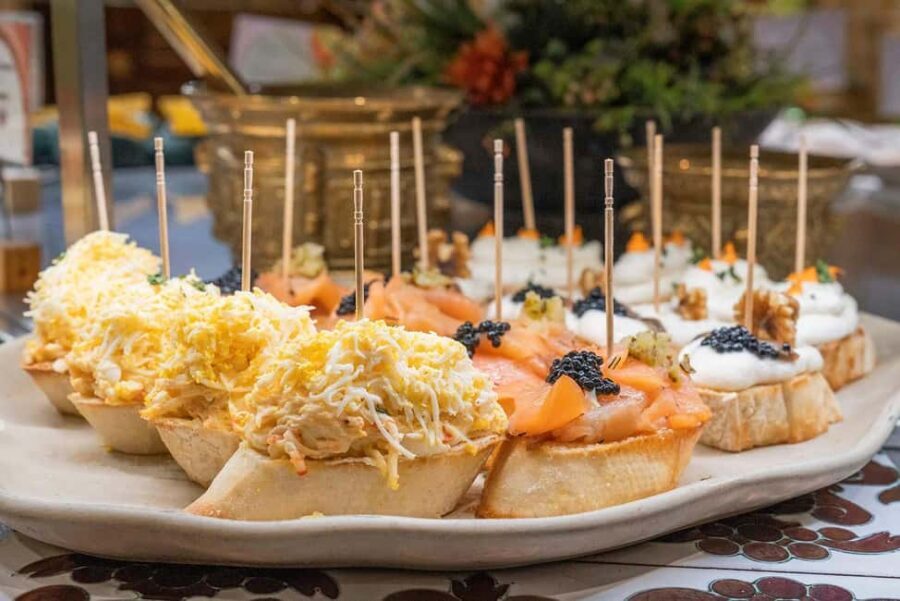 Barcelona: Tablao Flamenco Cordobes with Food/Drink Options - The show format that makes it feel real: acoustic, no microphones