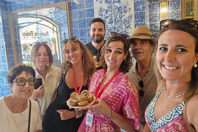 Belém Tour: Jerónimos Cloisters + Pastel Tasting - Start point near Museu de Marinha: easy to find, easy to connect
