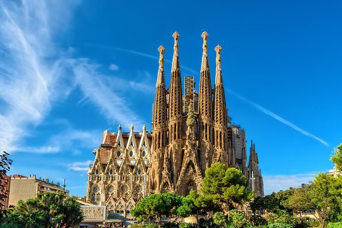 Best of Barcelona: Sagrada Familia & Park Guell Tour with Pick-up - Hotel pickup: why this tour feels easier than DIY