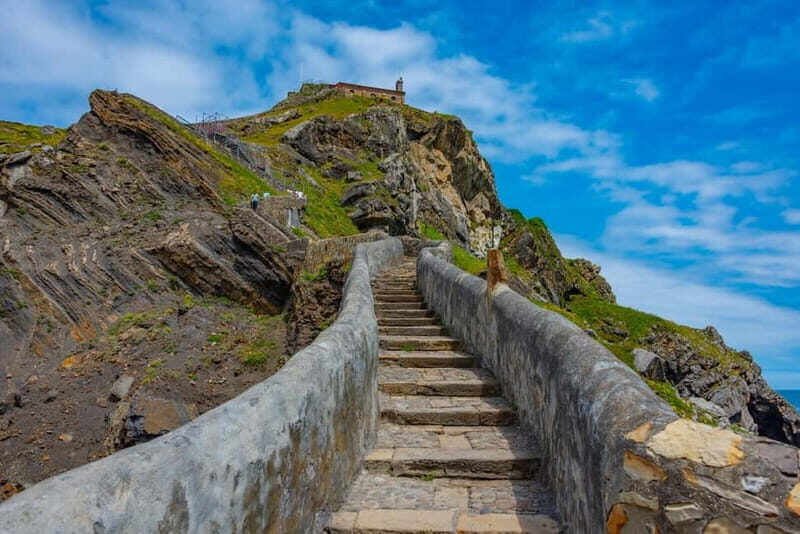 Bilbao: Gaztelugatxe, Bermeo, Mundaka, Gernika, & Wine Tour - San Juan de Gaztelugatxe: the 241 steps to the sea-and-cliffs hermitage