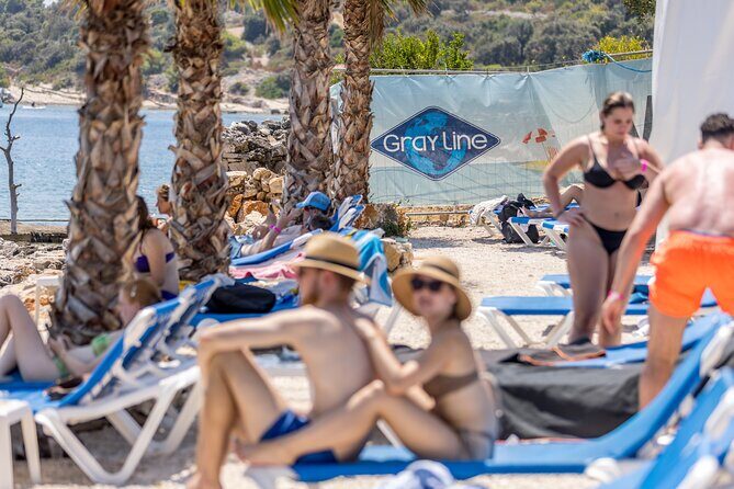 Blue Lagoon & 3 Islands Cruise with Lunch from Split - The Human Element: Your Guide Makes a Difference