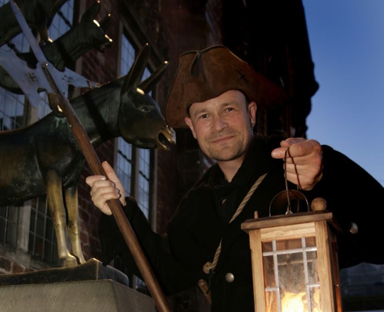 Bremen: Walking Tour in German with Night Guard - Why a night guard tour fits Bremen so well