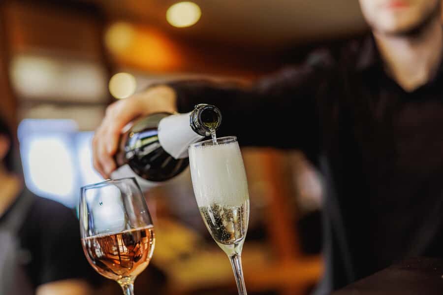 Brisbane: Sirromet Winery Tour with Tasting & 2-Course Lunch - Who Should Consider This Tour?