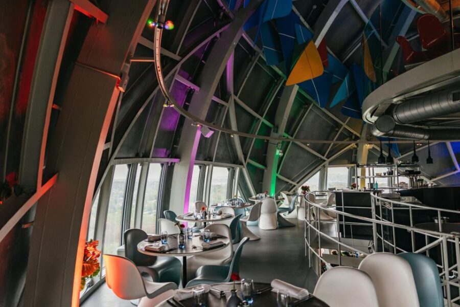 Brussels: Atomium Entry Ticket with Design Museum Ticket - Enter with a QR code, and why headphones matter