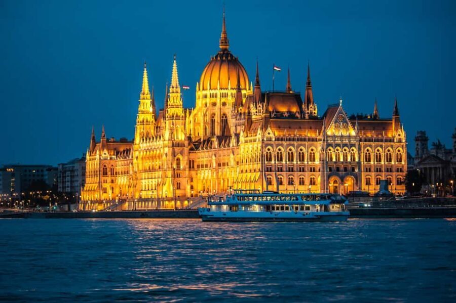 Budapest: By Night Sightseeing Cruise with Welcome Drink - Where You Meet the Boat: Three Options, One River Plan