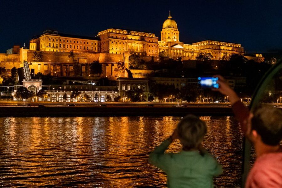 Budapest: Candlelit Dinner River Cruise with Live Music - Meeting at Dock 7 without the headache