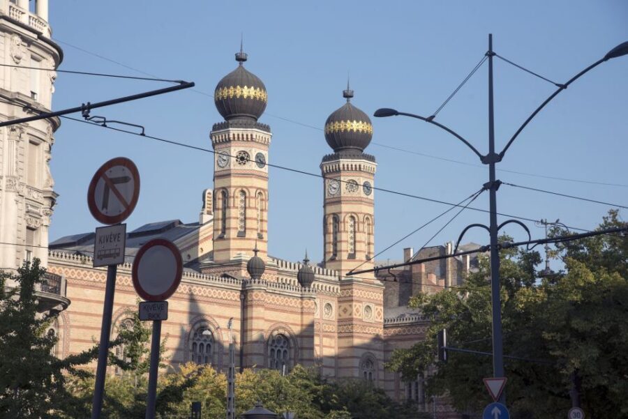 Budapest: Grand City Tour with Parliament Visit - Castle District walk: the fastest way to understand Buda