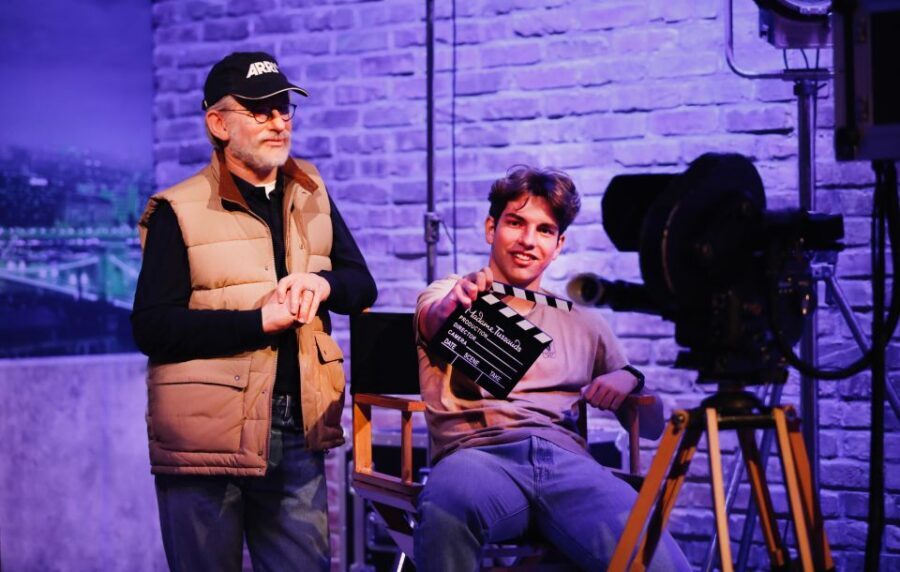 Budapest: Madame Tussauds Ticket + POP&ROLL Access - Entering Dorottya Palazzo: Getting In Without Stress