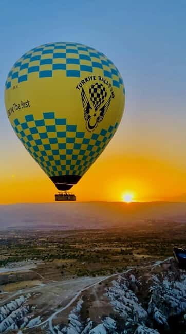 Cappadocia: Sunrise Hot Air Balloon in Göreme and Transfer - Minibus to the launch area: what the transfer experience feels like